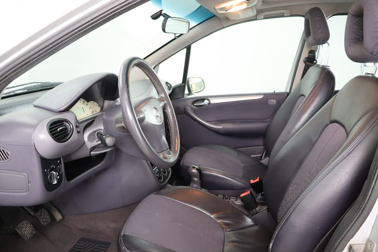 Fahrzeugabbildung Mercedes-Benz A 160 AVANTGARDE * Teill. * HU/AU 04.26