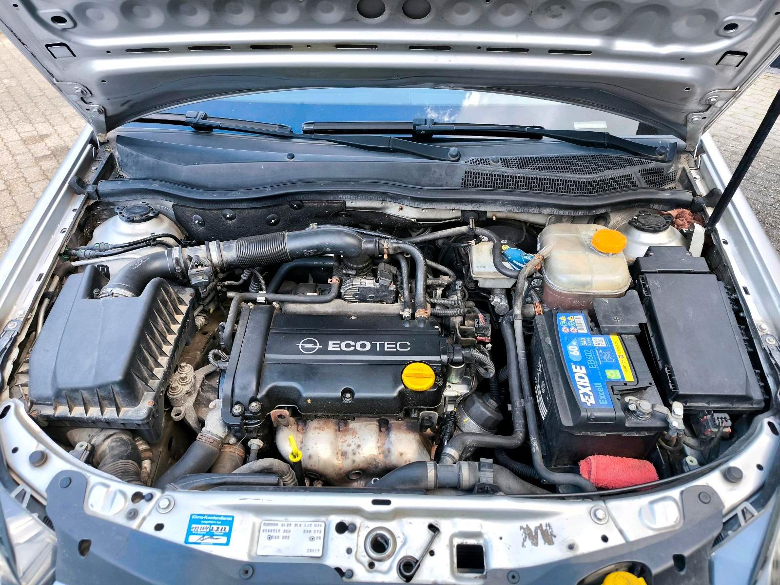 Opel Astra 2006 — interior