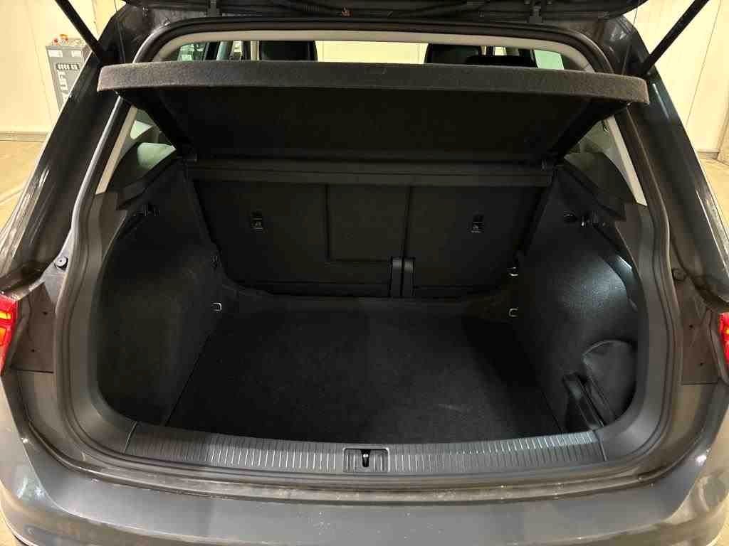 Fahrzeugabbildung Volkswagen Tiguan Active KAMERA 18`NAVI PARKLENK ACC 1.Hd