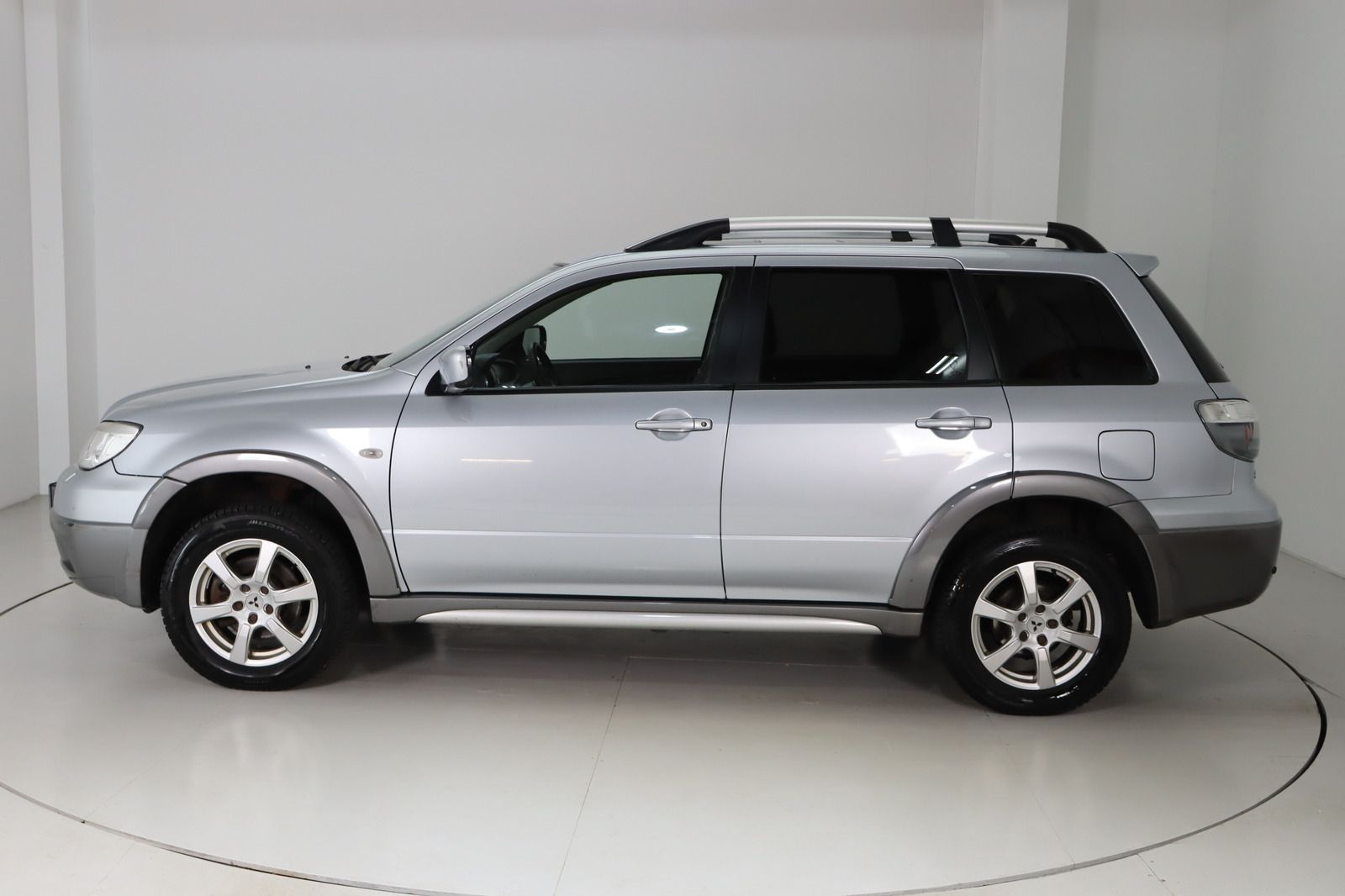 Fahrzeugabbildung Mitsubishi Outlander 2.4 Intense