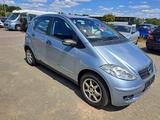 Mercedes-Benz A 150 5-türig - Mercedes-Benz A 150: Van