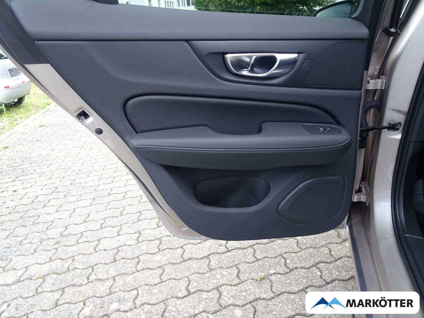 Volvo V60 T6 Plus Dark ACC/CAM/BLIS/4xSHZ/LHZ foto 9