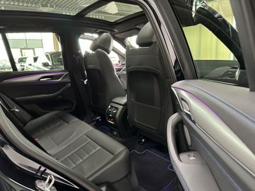 Fahrzeugabbildung BMW X3 xD20d M Sport Panora Kamera HUD H/K AHK 19"