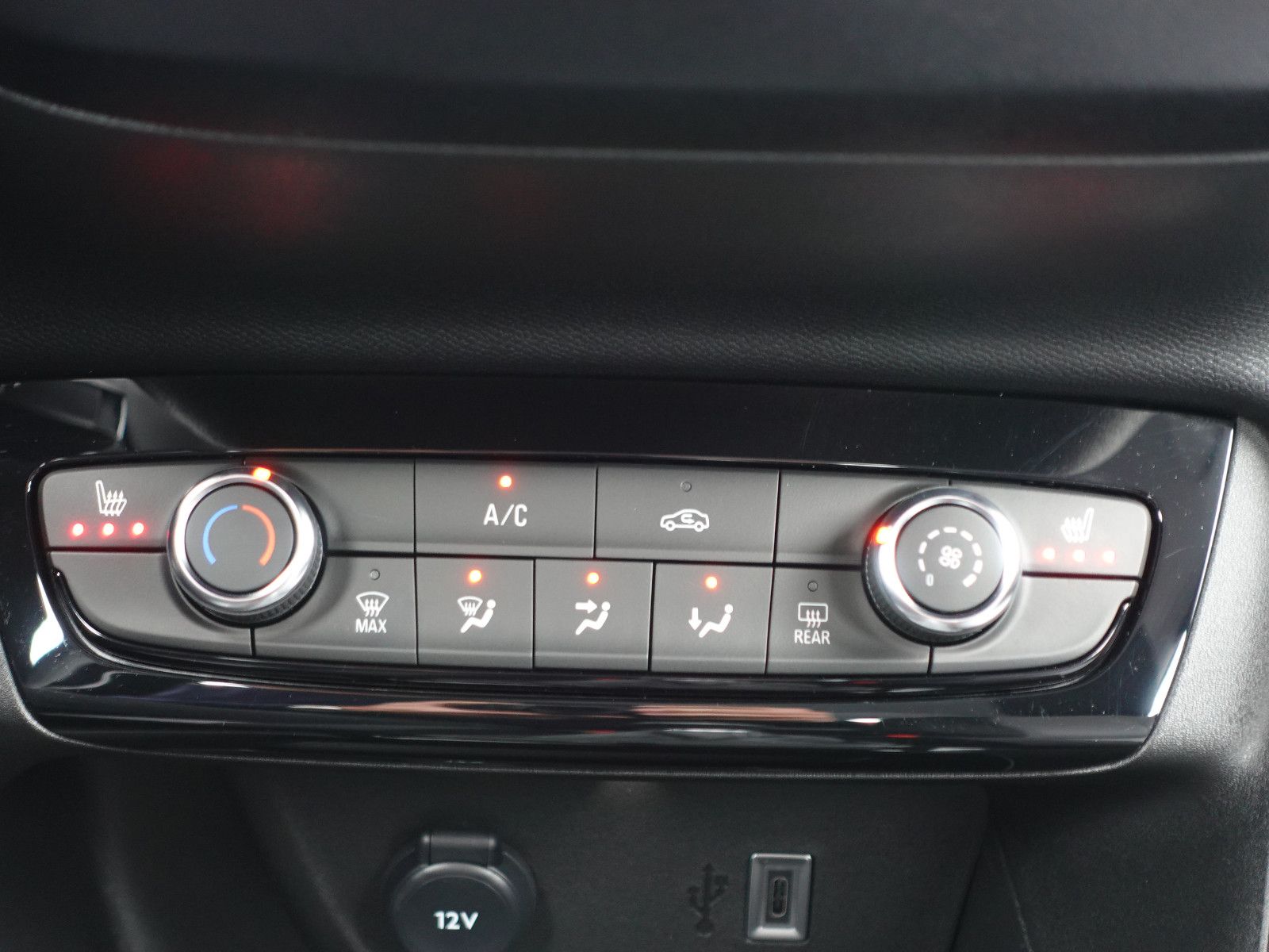 Fahrzeugabbildung Opel Corsa 1.2,Kamera,Allwetter,Sitzhzg,LED,DAB+,Alu