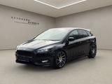 Ford Focus 1.5 EcoBoost ST-Line - Ford Focus: Schwarz, Limousine