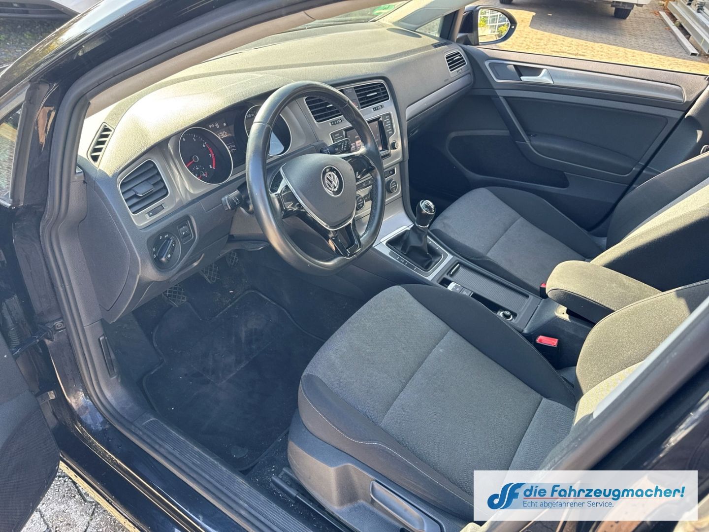 Fahrzeugabbildung Volkswagen Golf VII Trendline BMT Dyn. Kurvenlicht *EXPORT