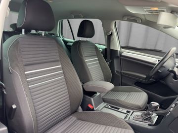 Volkswagen Golf - 10