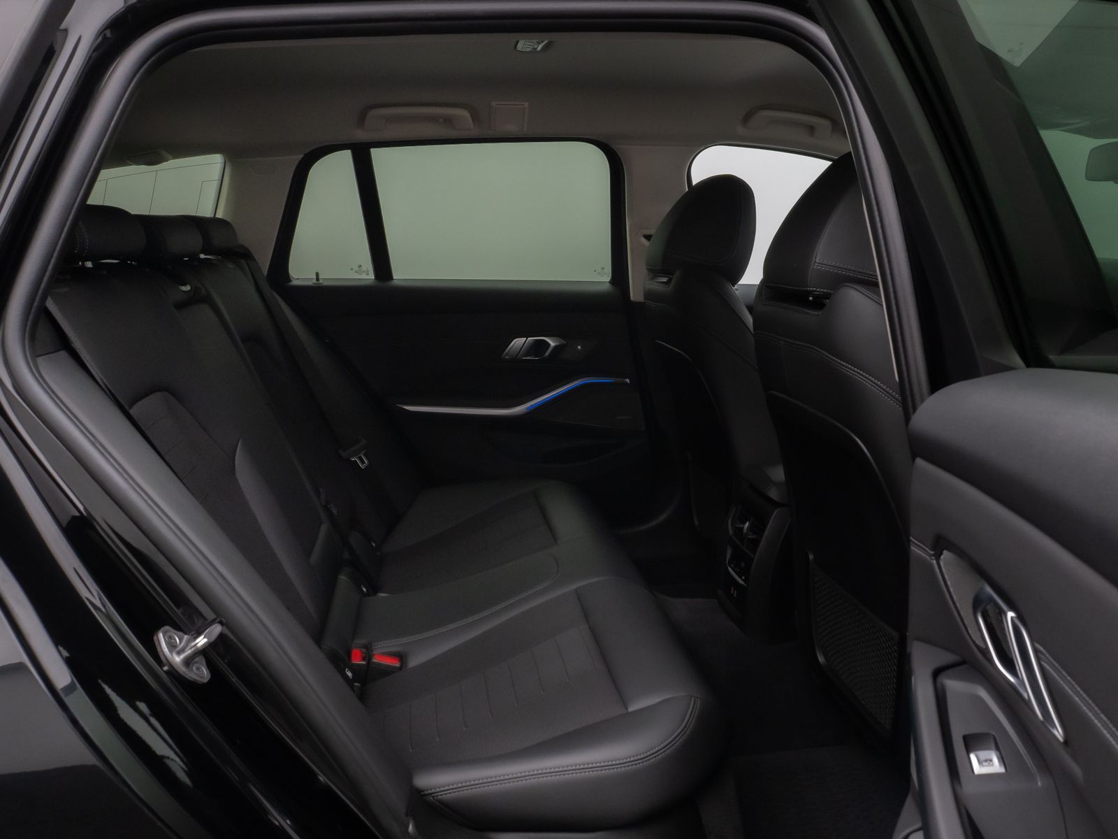 Fahrzeugabbildung BMW 320d xD SportLine Laser HUD DAB H/K Komfort Alar