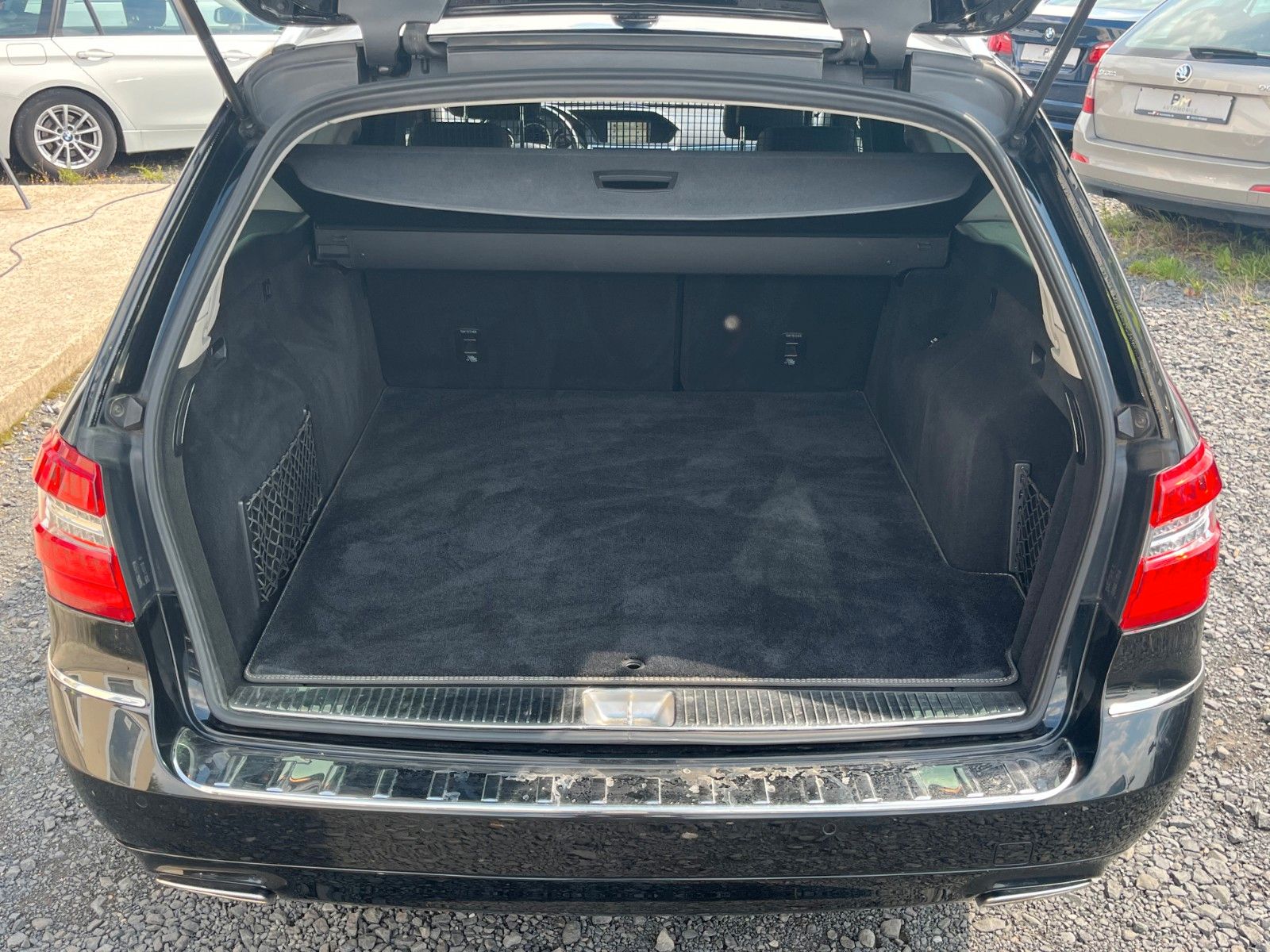Fahrzeugabbildung Mercedes-Benz E 300 CDI Aut. AVANTGARDE Navi Xenon Leder AHK