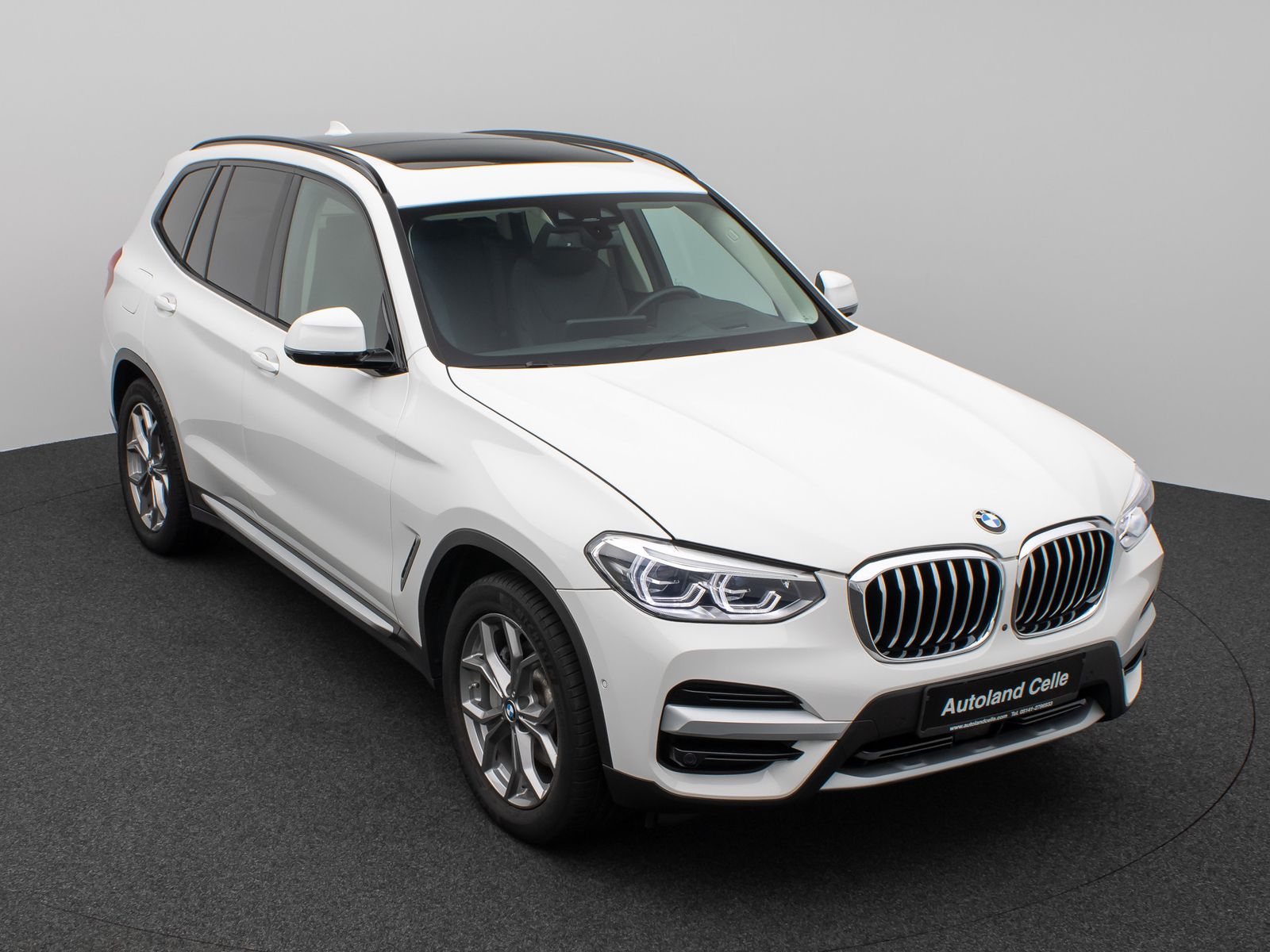 Fahrzeugabbildung BMW X3 xD30e xLine Panorama 360°HUD DAB HiFi Komfort