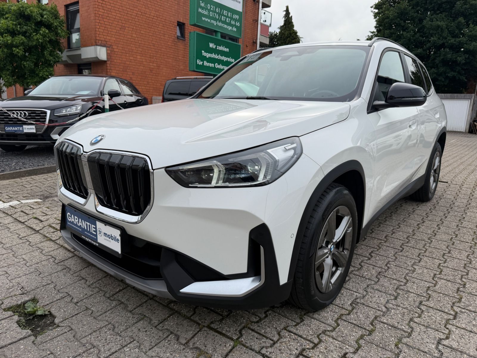 Fahrzeugabbildung BMW X1 23 d xDrive PANO TOTWINKEL KAMERA LEDER LED
