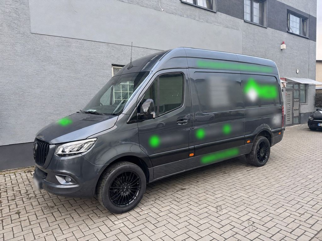 Image of Mercedes-Benz Sprinter