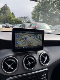 Mercedes CLA 200 - 4