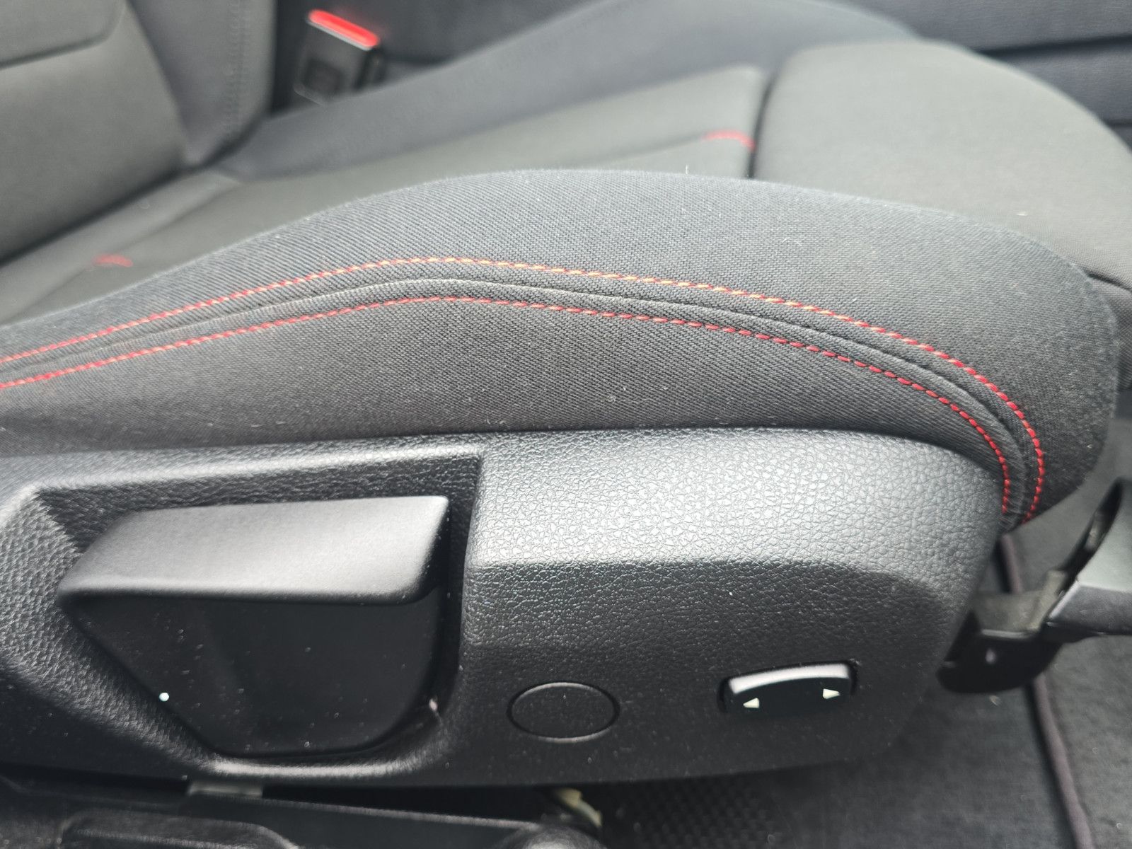 Fahrzeugabbildung BMW 318d Touring Sport Line Navi PDC Elktr.Heckklapp