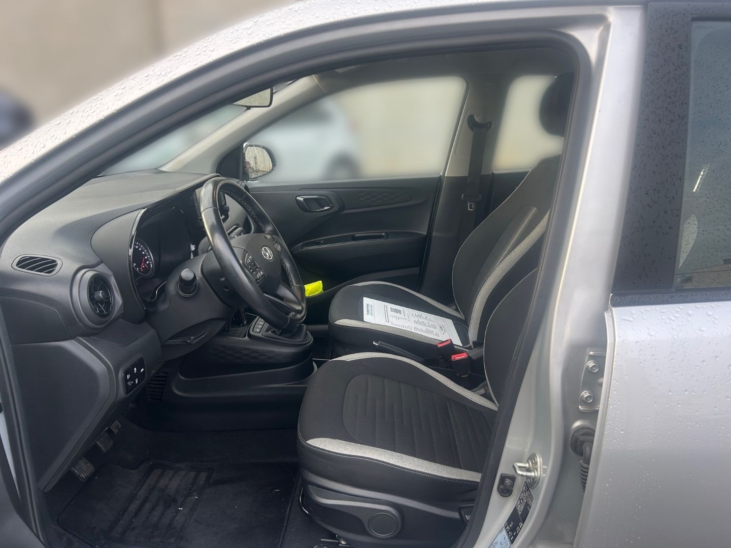 Fahrzeugabbildung Hyundai i10 Trend Navi Apple CarPlay Android Auto Klimaa