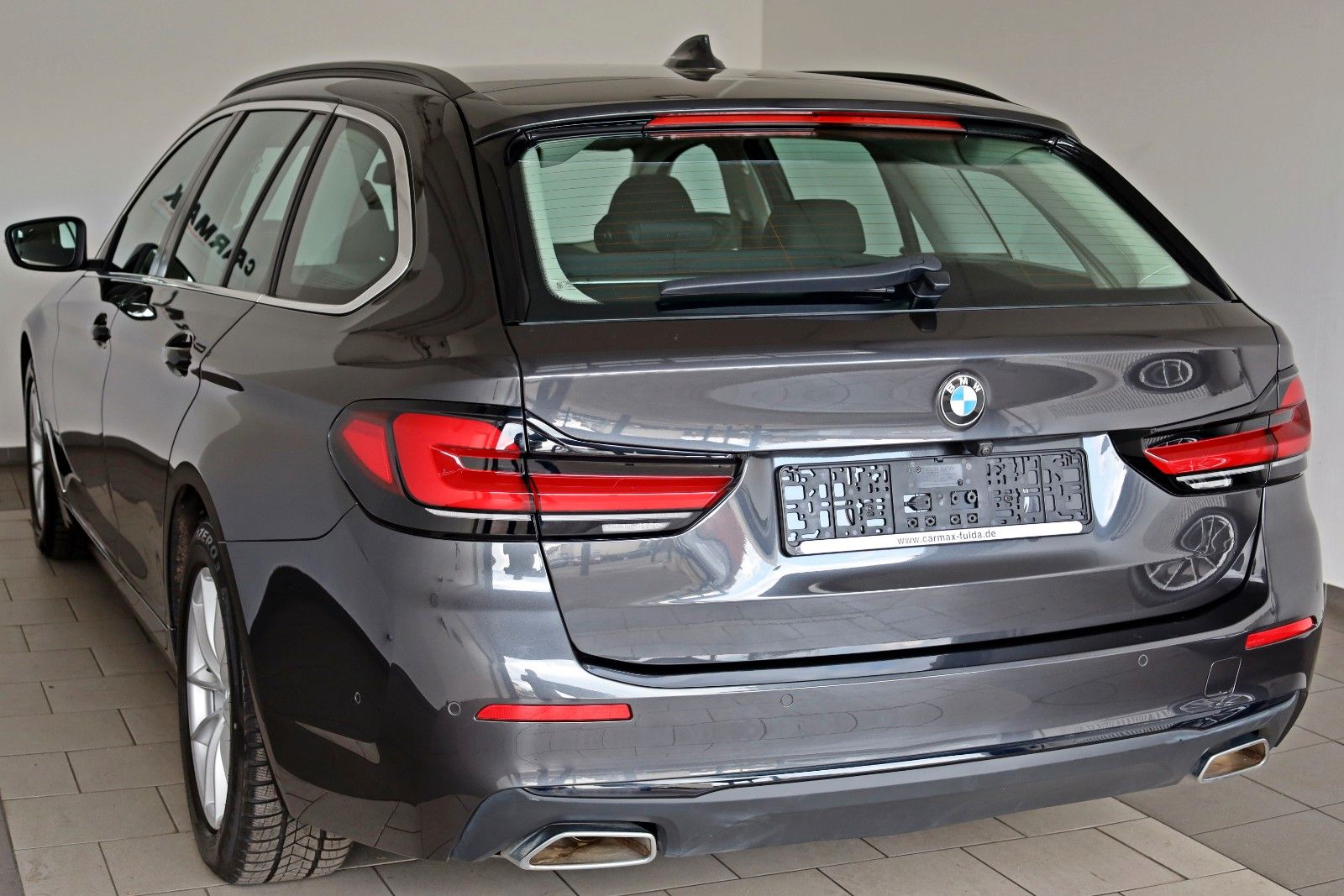 Fahrzeugabbildung BMW 520d xDrive Touring Leder,Navi,LED,Standheizung