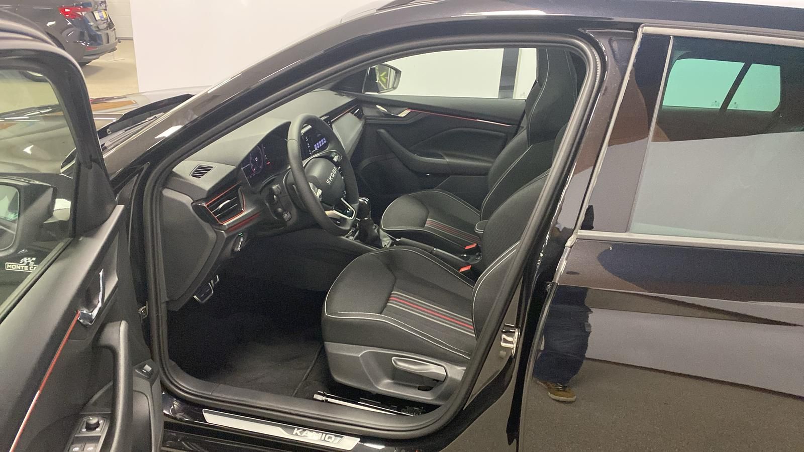 Fahrzeugabbildung SKODA Kamiq Monte Carlo 1.5TSI DSG+AHK+MATRIX+PANO+ACC