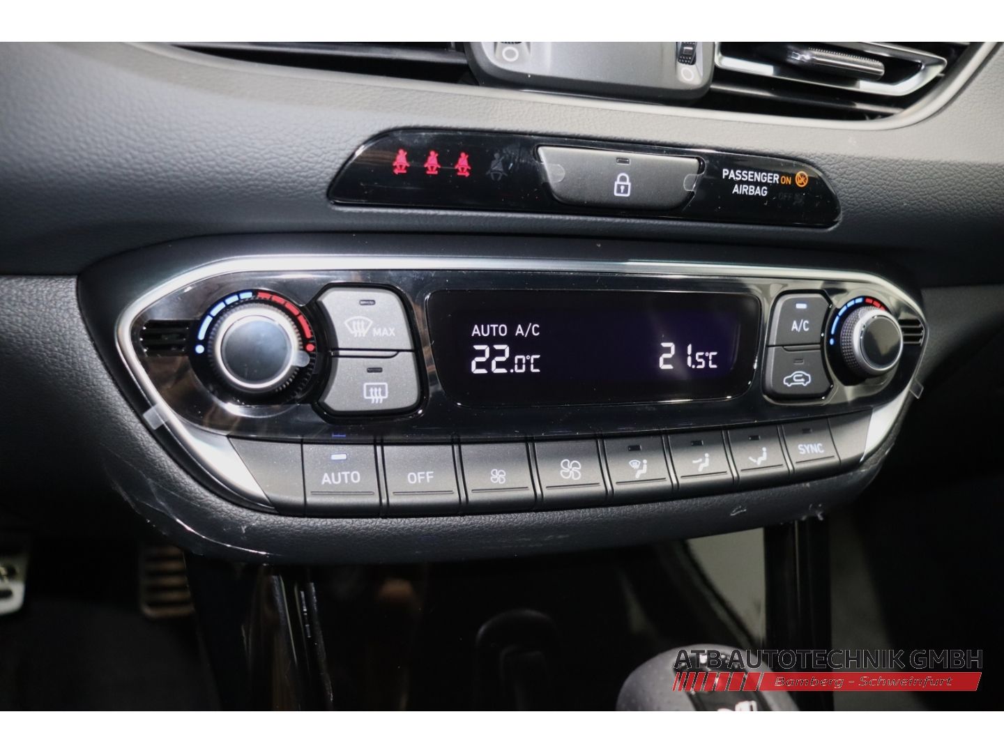 Fahrzeugabbildung Hyundai i30 N Line 5-Türer MY25 1.5 T-GDI 140 PS 48V 7-D