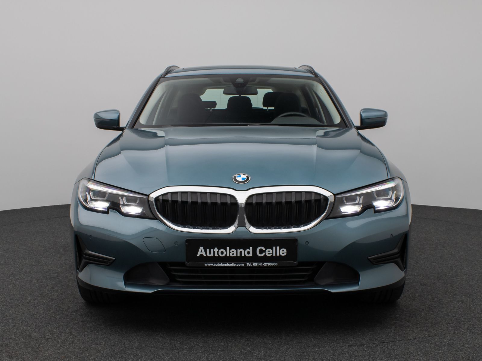 Fahrzeugabbildung BMW 320d Panorama DAB PDC Sitzhzg Geschwindigkeitsre