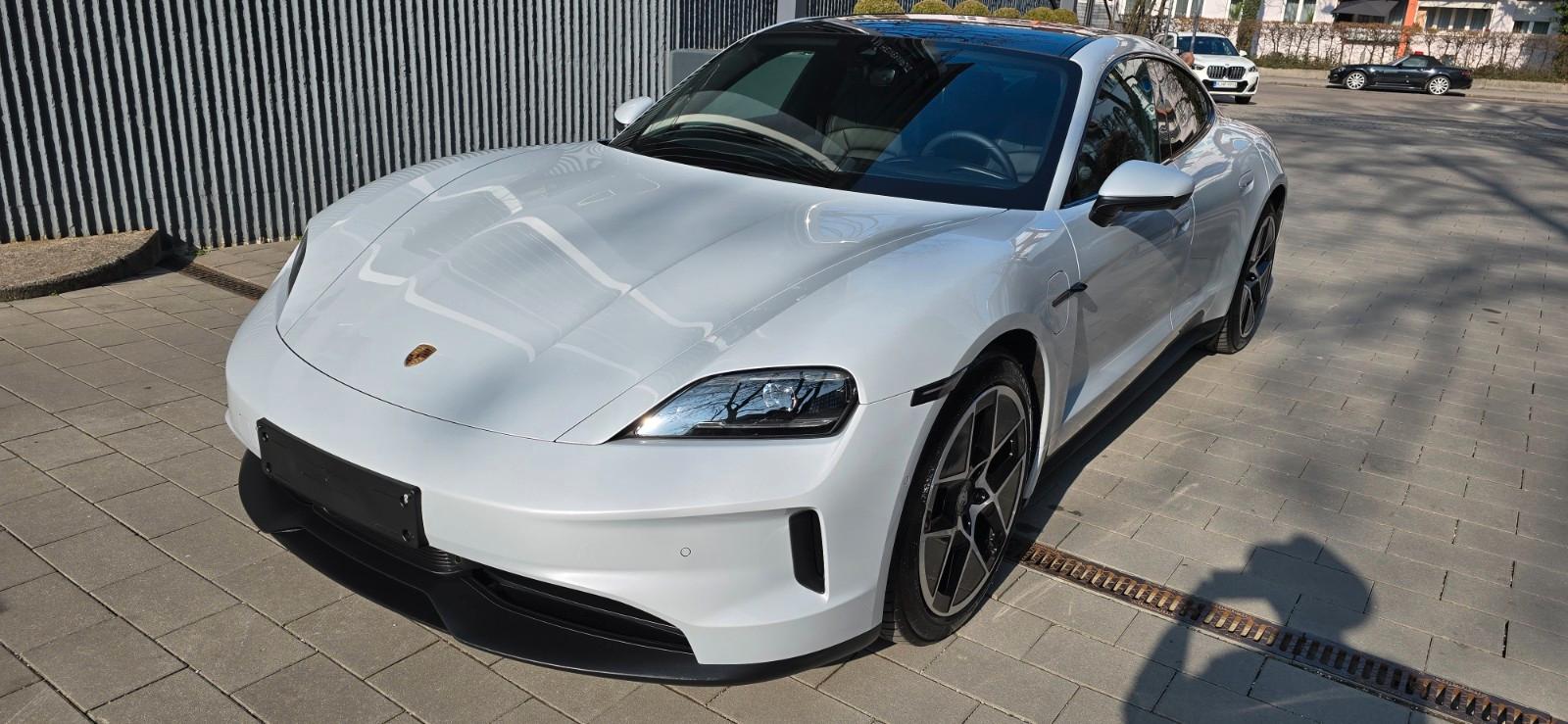 Porsche Taycan,Perform.Bat.+,Pano,Alu20",Memo,360Kamera,