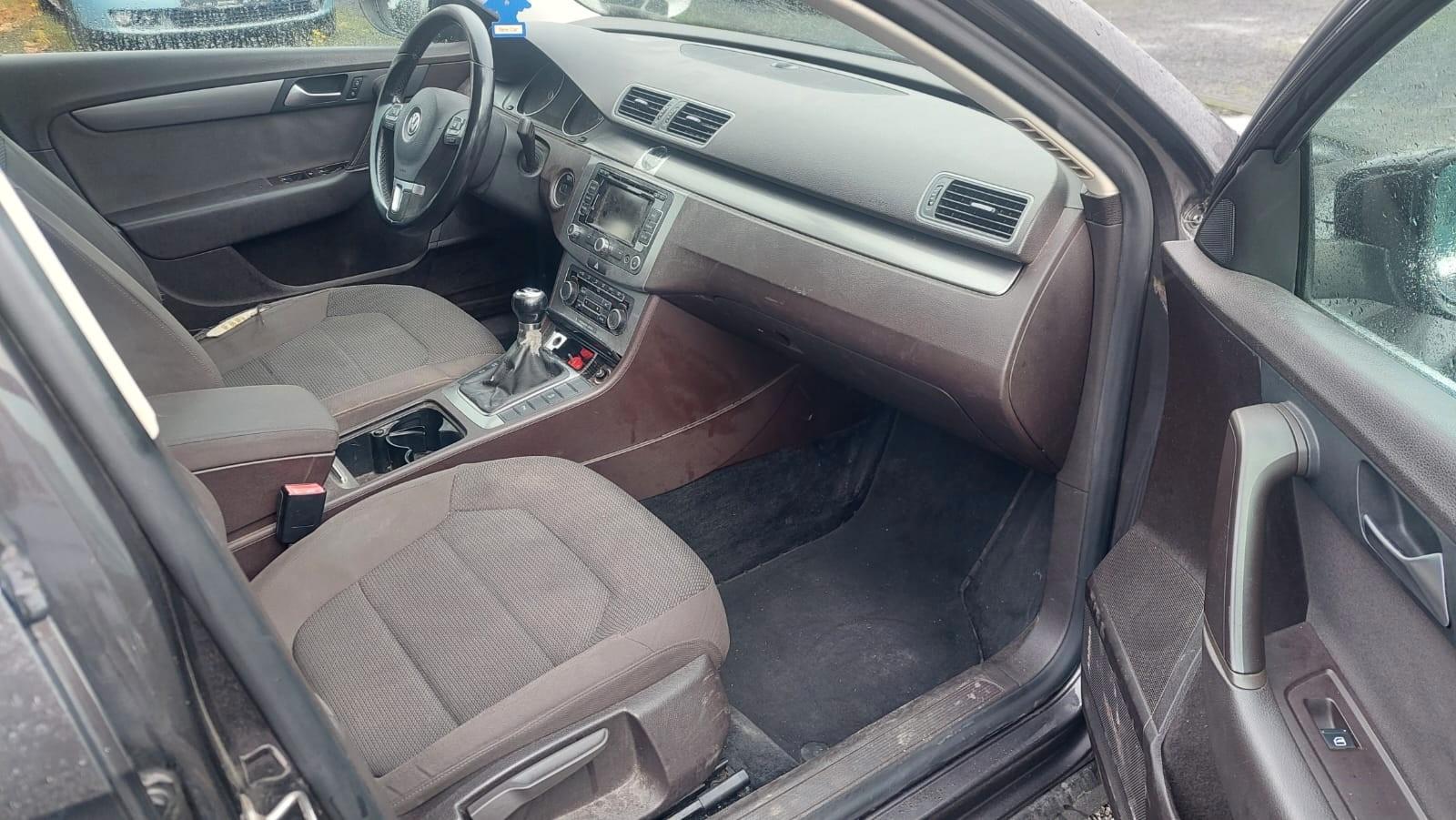 Volkswagen Passat 2011 — photo 11