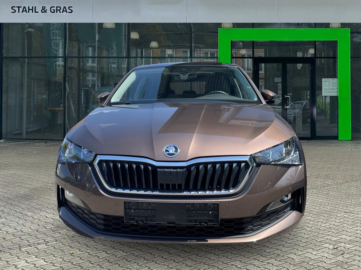 Skoda Scala Drive 125 1.0 TSI DSG AHK Panodach LED ACC