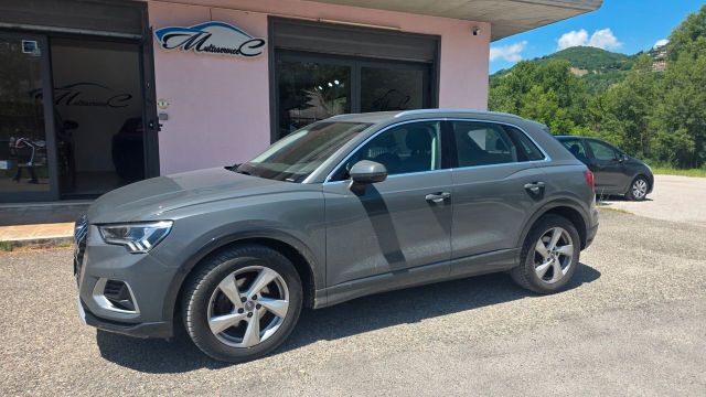 AUDI Audi Q3 35 TDI S tronic Business Advanced