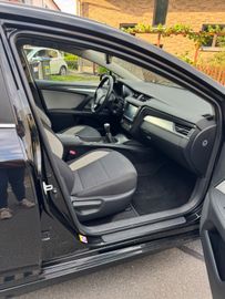 Toyota Avensis - 12