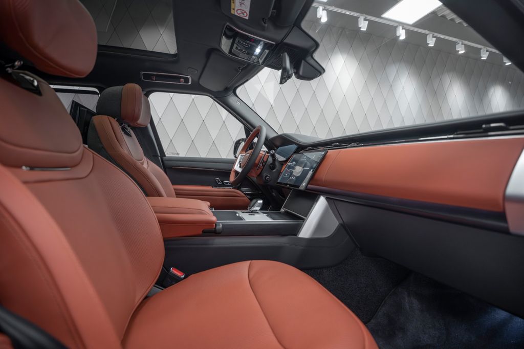 Range Rover P615 SV LWB 2026 BLACK/RED SUITE - Bild 17