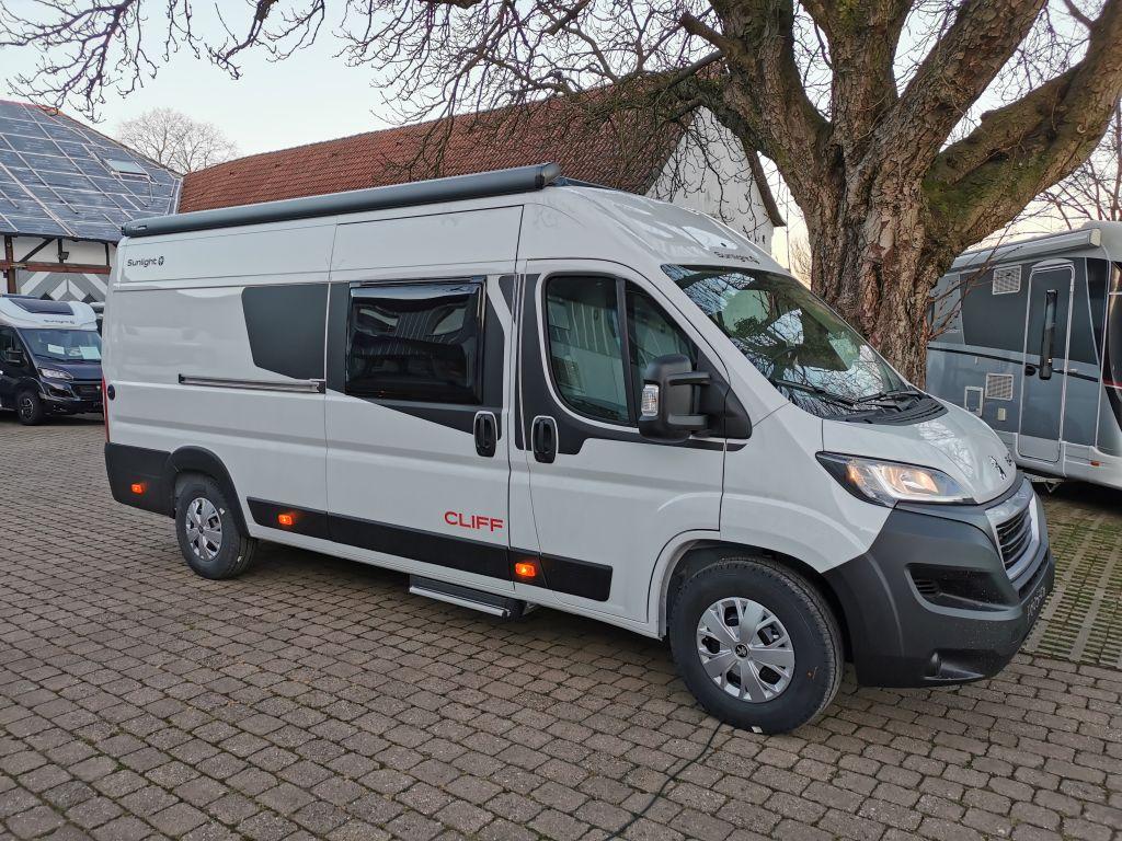 Sunlight Camper Van Cliff 640 AHK Starr