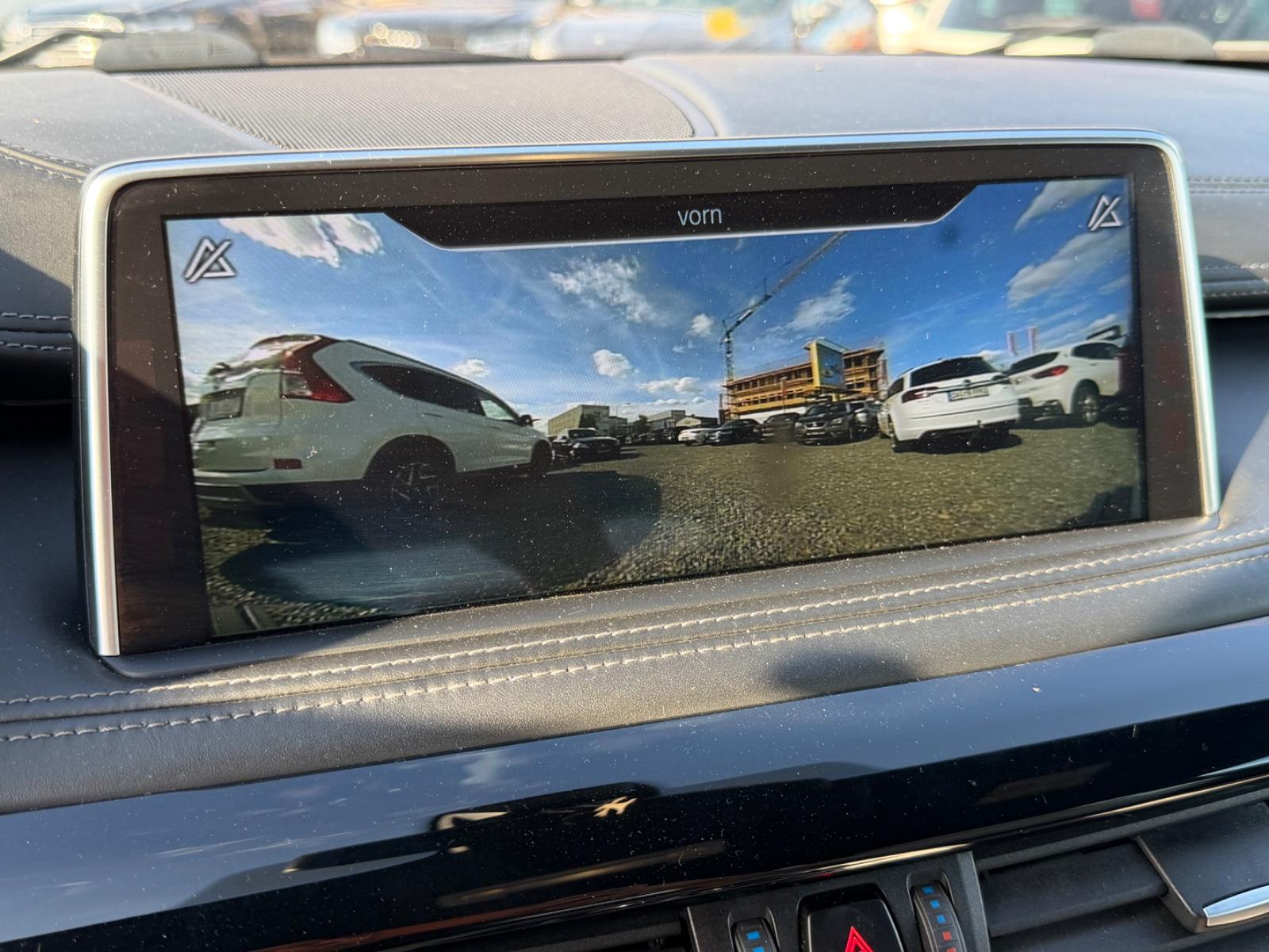BMW X6 xDrive 50 i  M* Unfallfahrzeug* GSD/Navi/360*