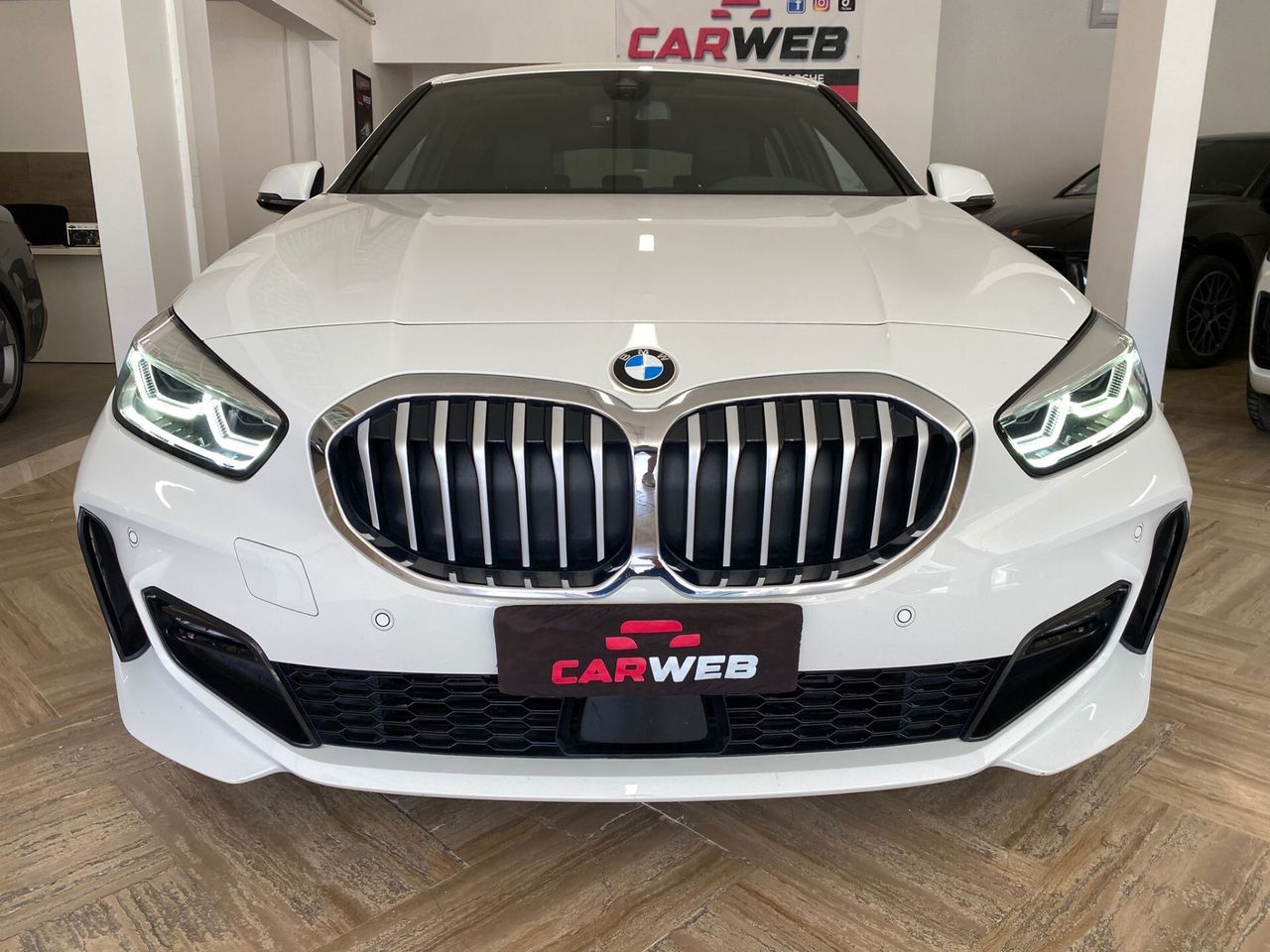 BMW 120 D MSPORT 190CV 2023 imagem 3