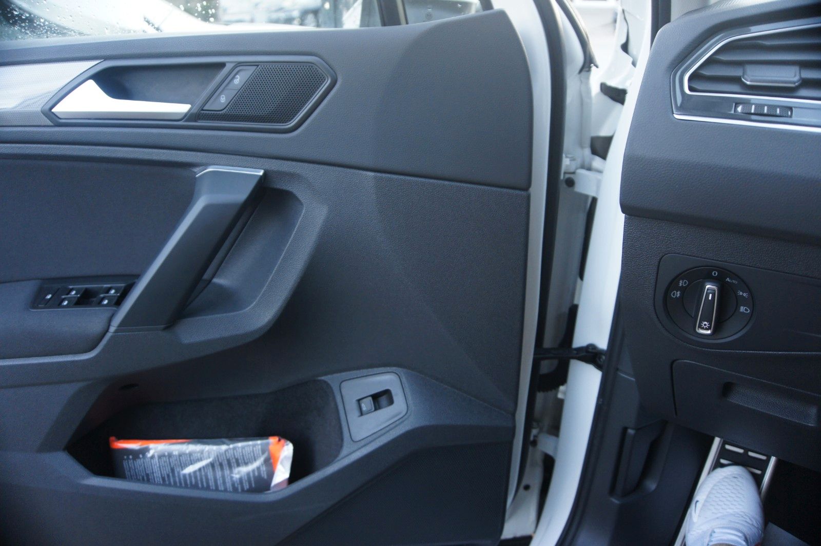 Fahrzeugabbildung Volkswagen Tiguan Join   LED,  Panorama, AHK , Alu