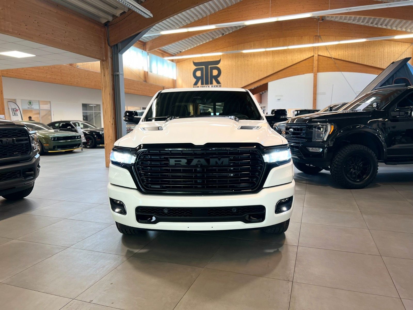 Fahrzeugabbildung Dodge RAM 1500 Laramie Night Premium, *AKTION*
