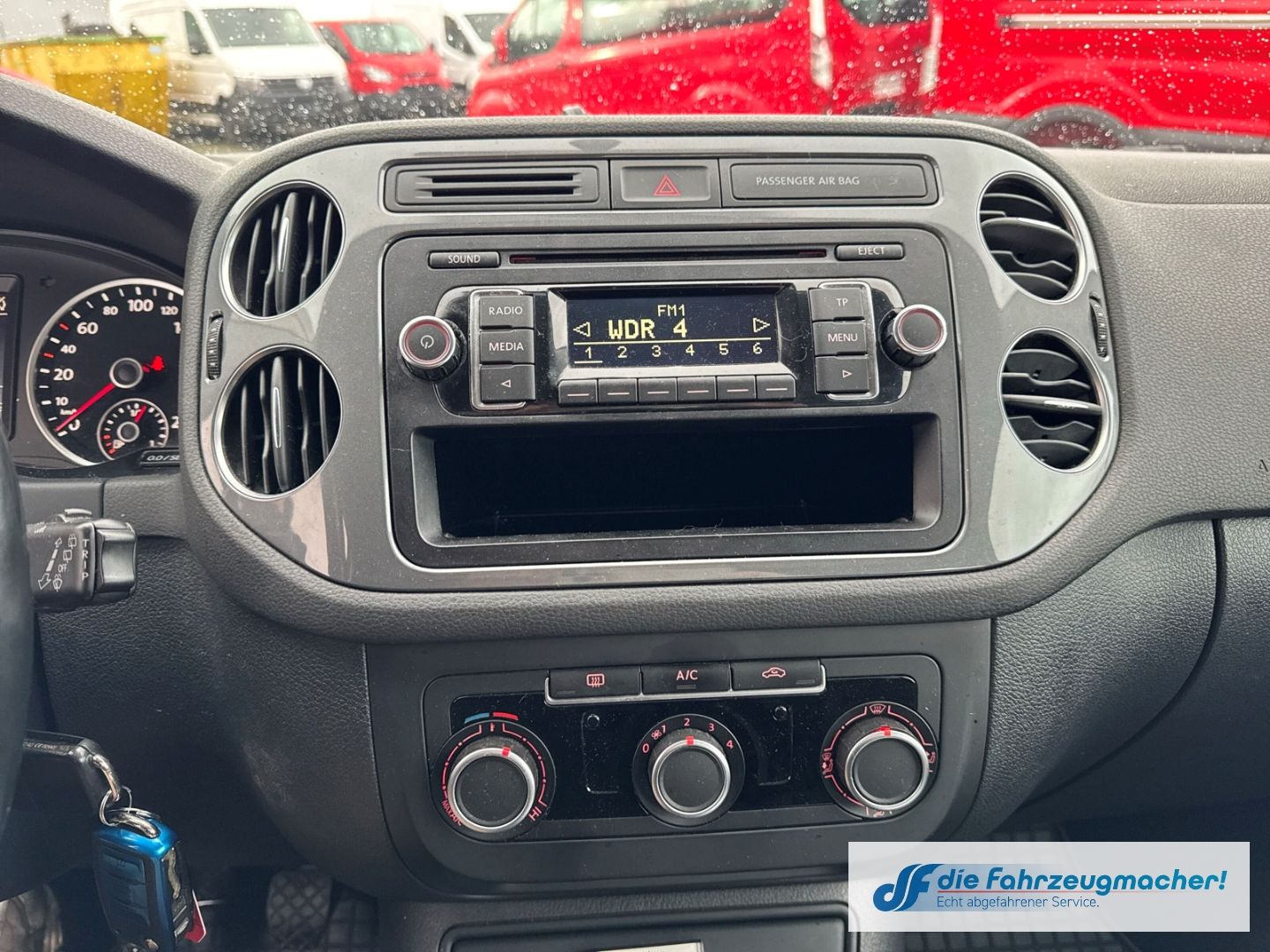 Fahrzeugabbildung Volkswagen Tiguan Trend & Fun BMT PDC Berganfahrass.*EXPORT