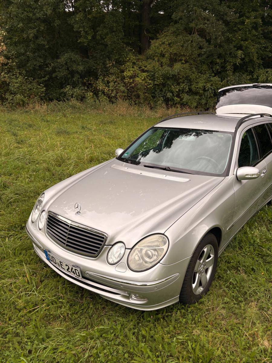 Mercedes-Benz E240 2004 — photo 7