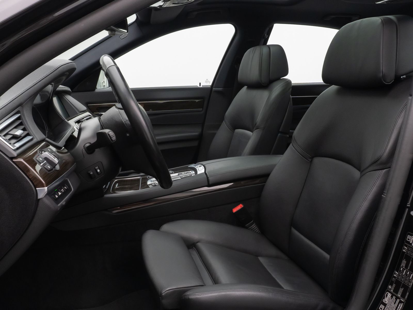 Fahrzeugabbildung BMW 740d xD Glasdach Kamera HUD HiFi Lenkrhzg SoftCl