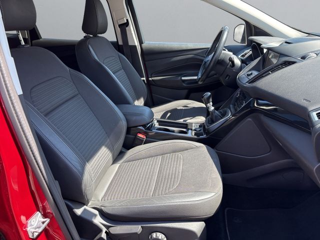 Kuga Titanium *Navi/El. Heckklappe/FullLink/Ambi