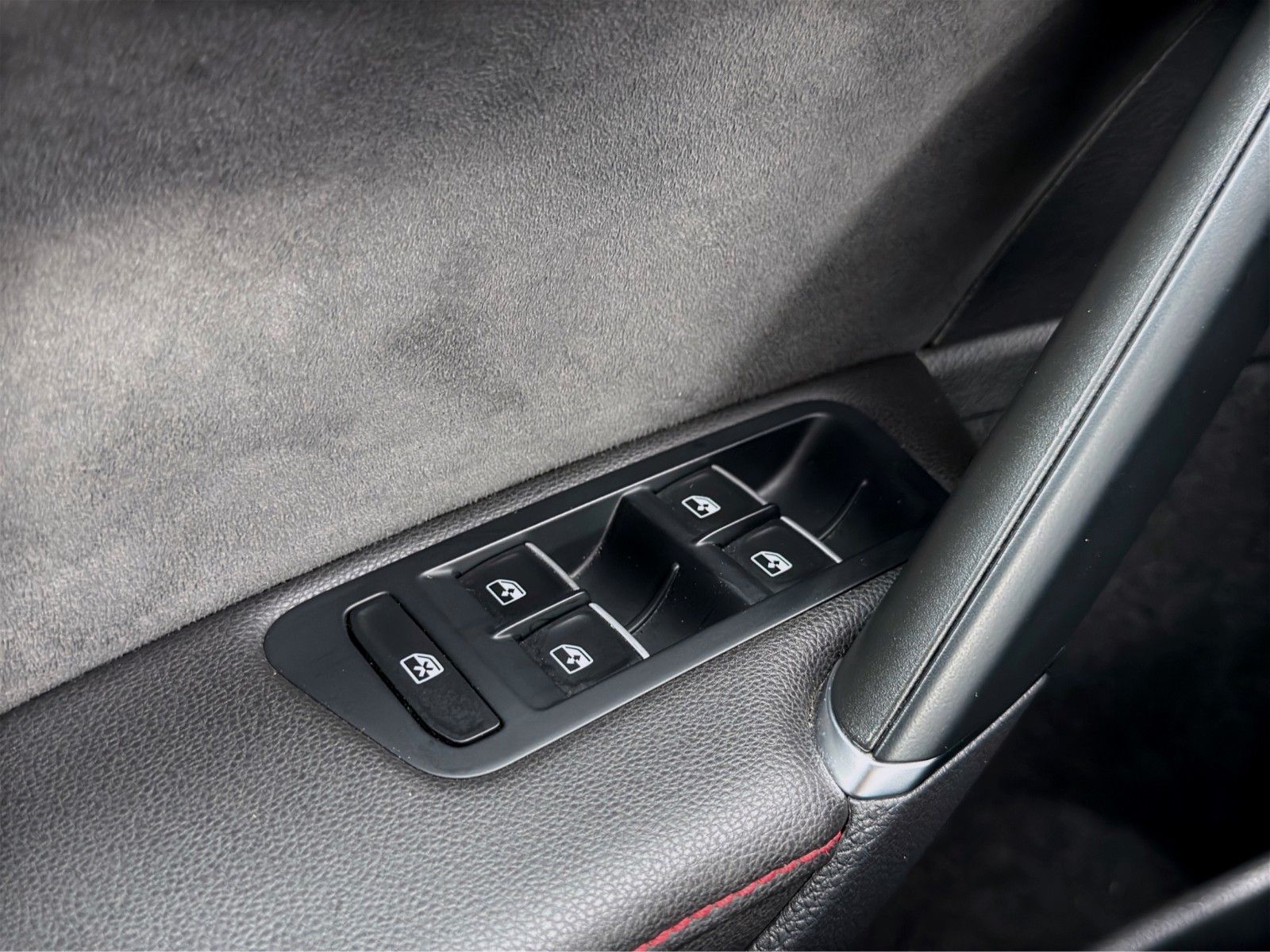 Fahrzeugabbildung Volkswagen Golf VII Lim. GTI TCR *Pano*Kamera*Carplay*ACC