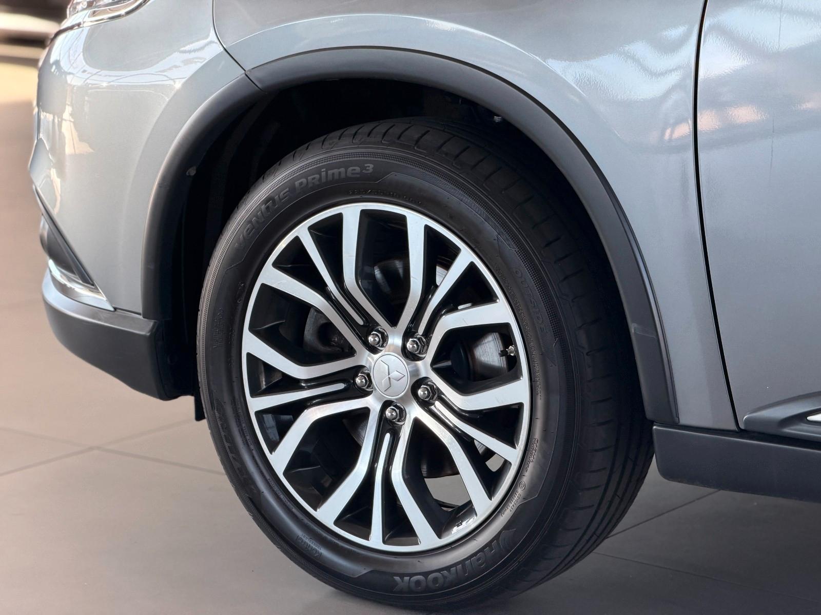 Mitsubishi Outlander 2.0 Diamant Edition 2WD "AHK"