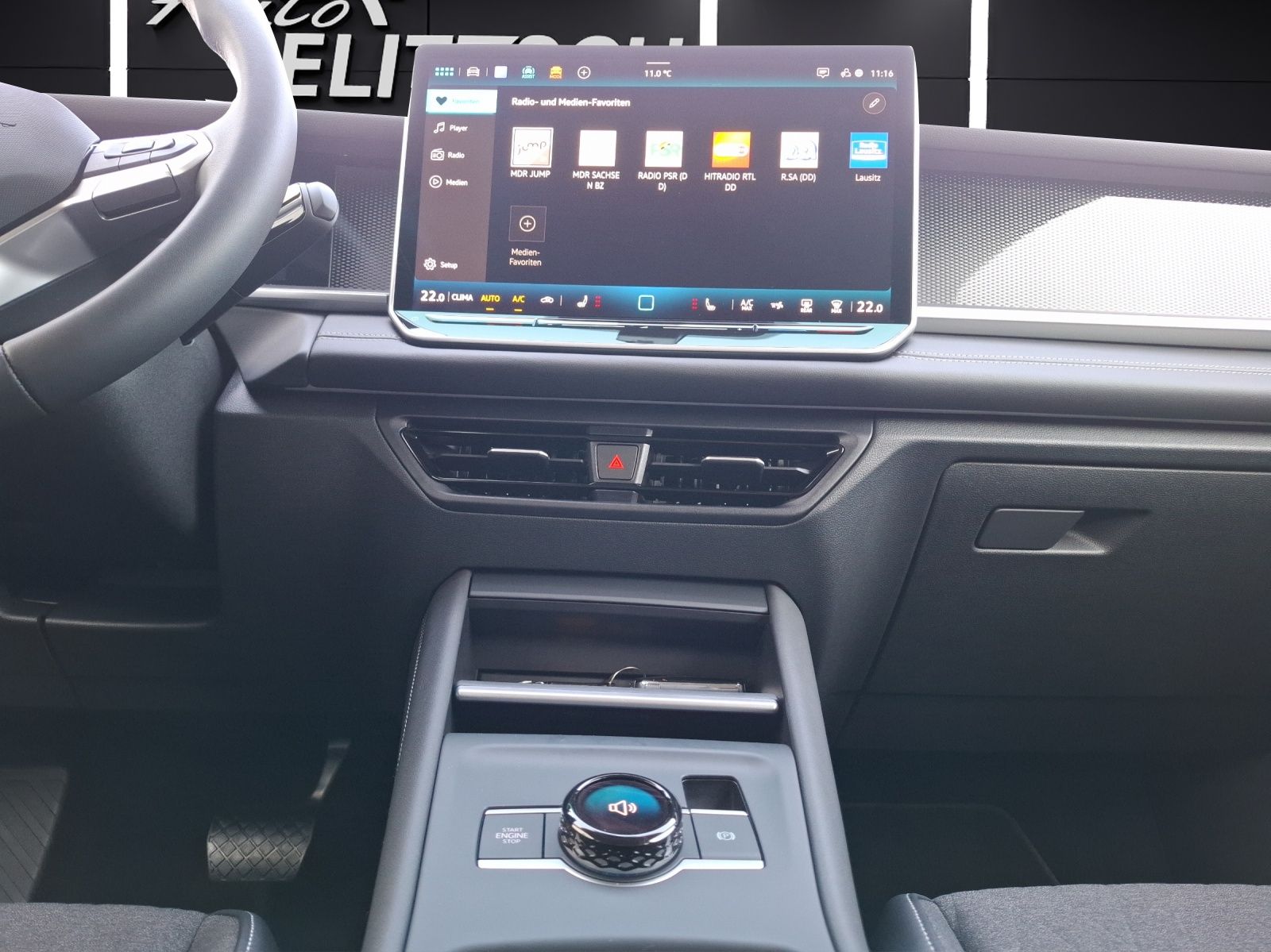 Fahrzeugabbildung Volkswagen Tayron TSI Life DSG 4M LED AHK Navi AID HUD ACC