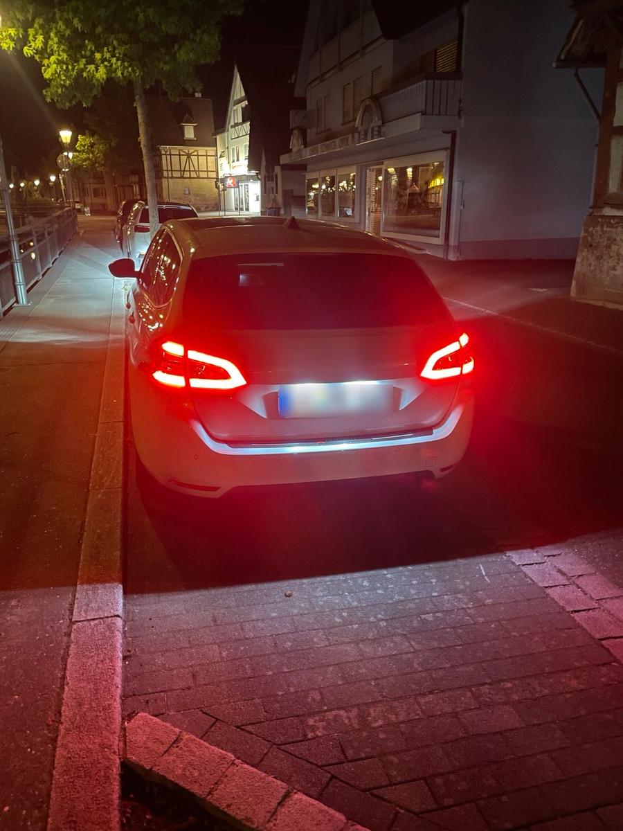 Peugeot 308 2015 — фото 15