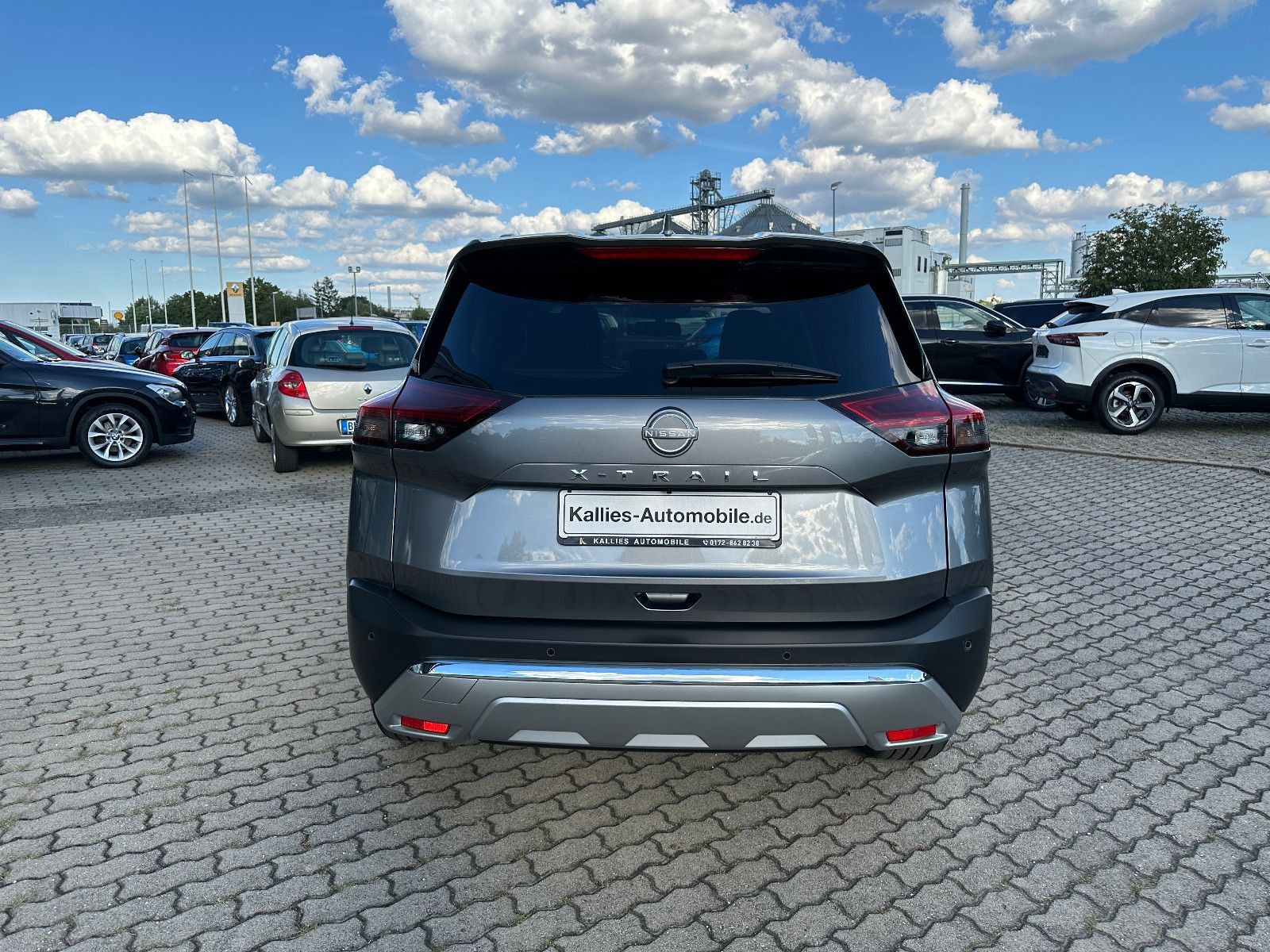 Fahrzeugabbildung Nissan X-Trail 1.5 VC-T Tekna NAVI+ProP+HUD+360°+SH+AHK