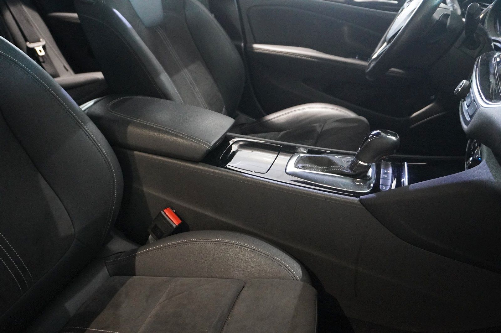 Fahrzeugabbildung Opel Insignia B ST 2.0D ULTIMATE NAVI/OPC/KAMERA/AHK