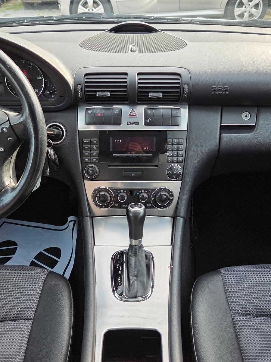 Mercedes-Benz C220 2004 — photo 20