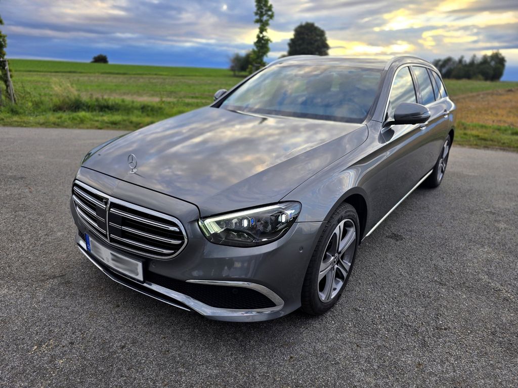 Image of Mercedes-Benz E 220