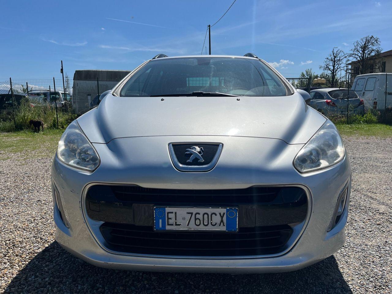 Peugeot 308 2011 — rear view