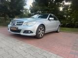 Mercedes-Benz C-Klasse C 180 CGI BlueEfficiency - Mercedes-Benz C 180 mit Benzin-Antrieb: Panorama-Dach, Limousine