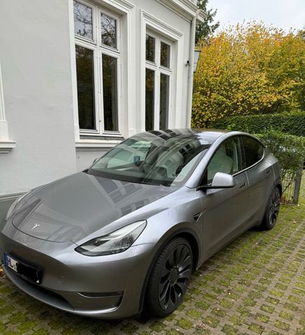 Tesla Model Y Performance Dual  Performance AWD 8fach 