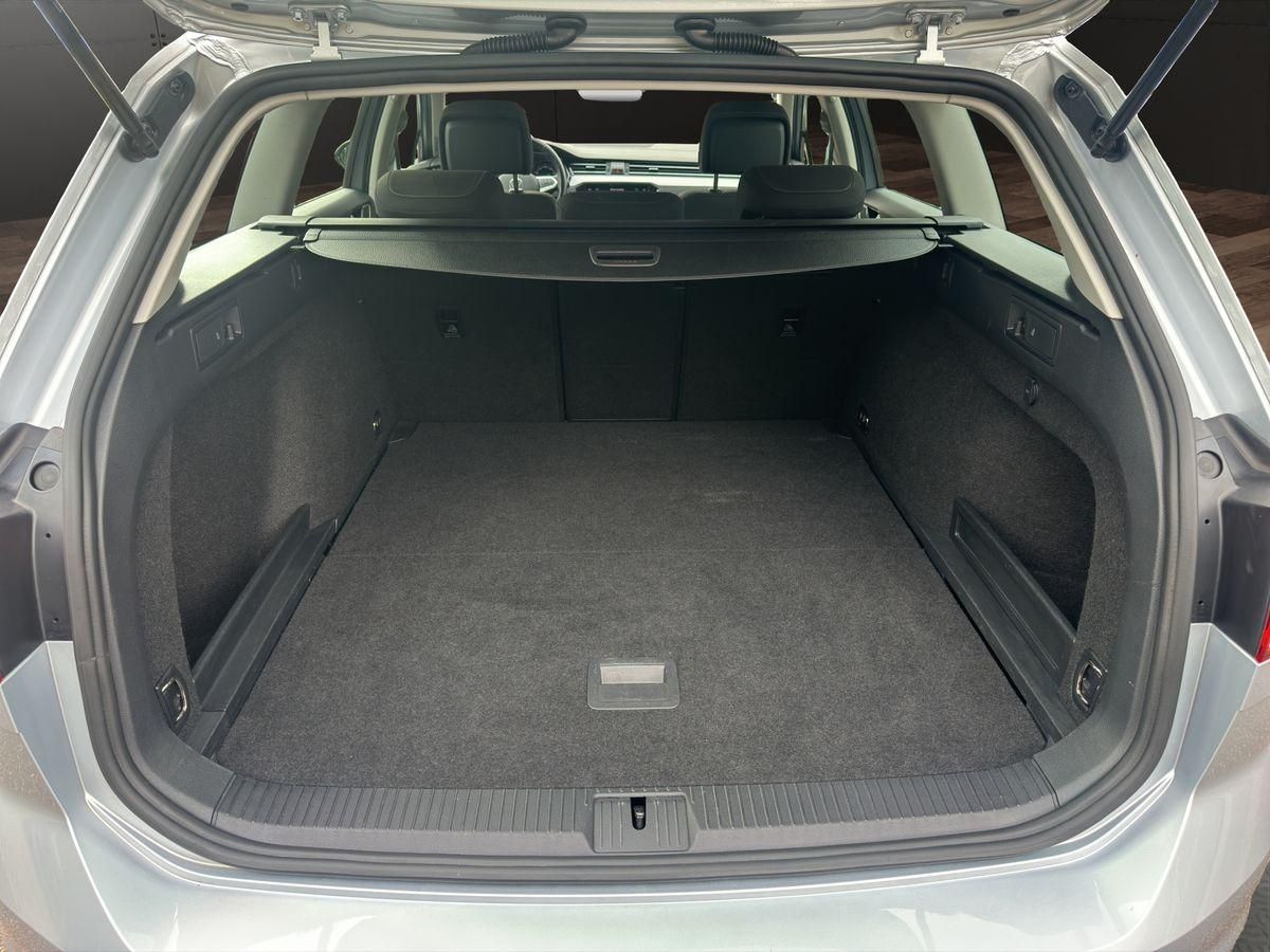 Passat Variant Business 2.0 TDI DSG RFK ACC NAVI